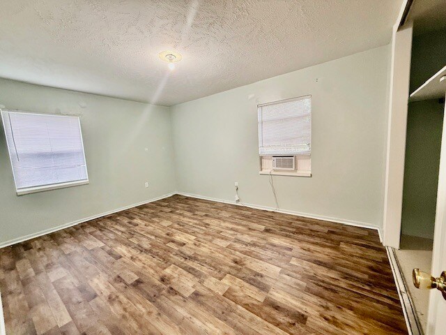 Building Photo - 240 E Howry Ave