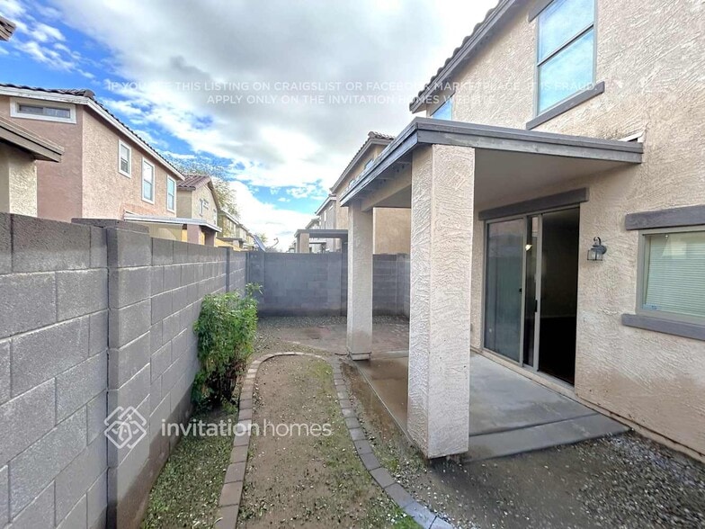 Building Photo - 6446 W Valencia Dr