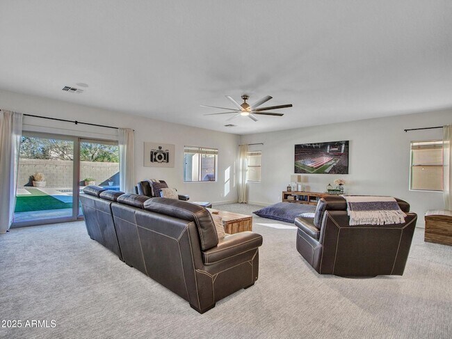 Building Photo - 4326 W Kenai Dr