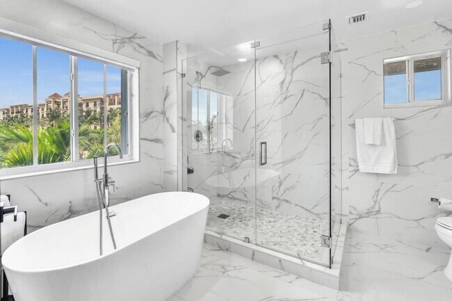 Building Photo - 2609 Center Ave