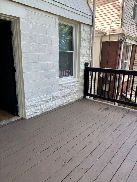 Building Photo - 527 Cypress Ave