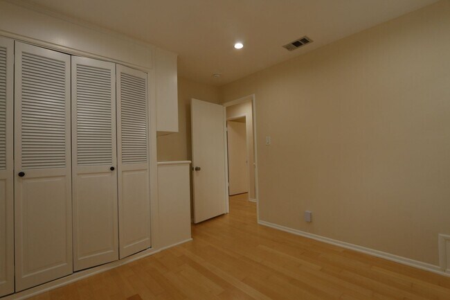 Building Photo - Westchester Home in Kentwood Neighborhood