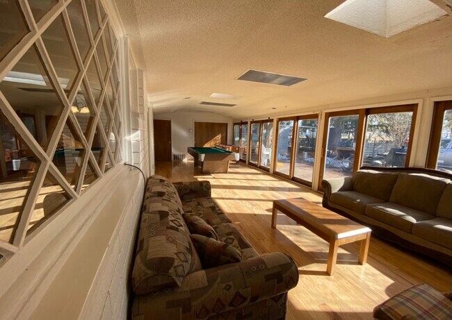 Building Photo - 6211 N College Dr