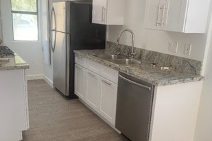 Building Photo - 73530 Catalina Way
