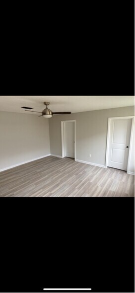 Building Photo - 104 Canal St