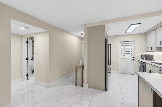 Building Photo - 322 N Federal Hwy