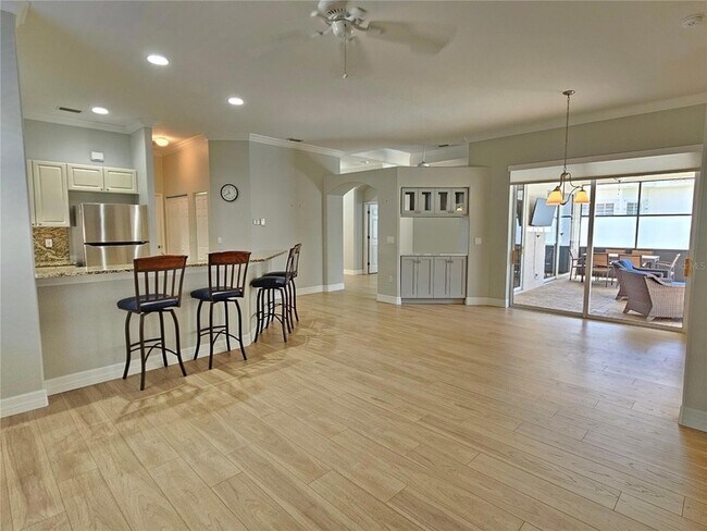 Building Photo - 330 Rio Terra