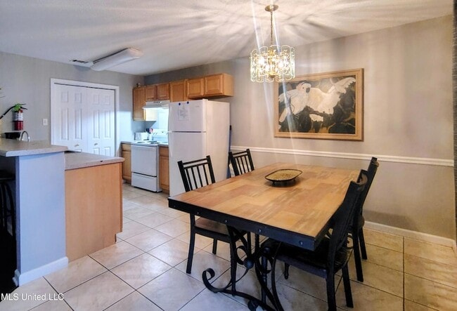 Building Photo - 5080 Gautier Vancleave Rd