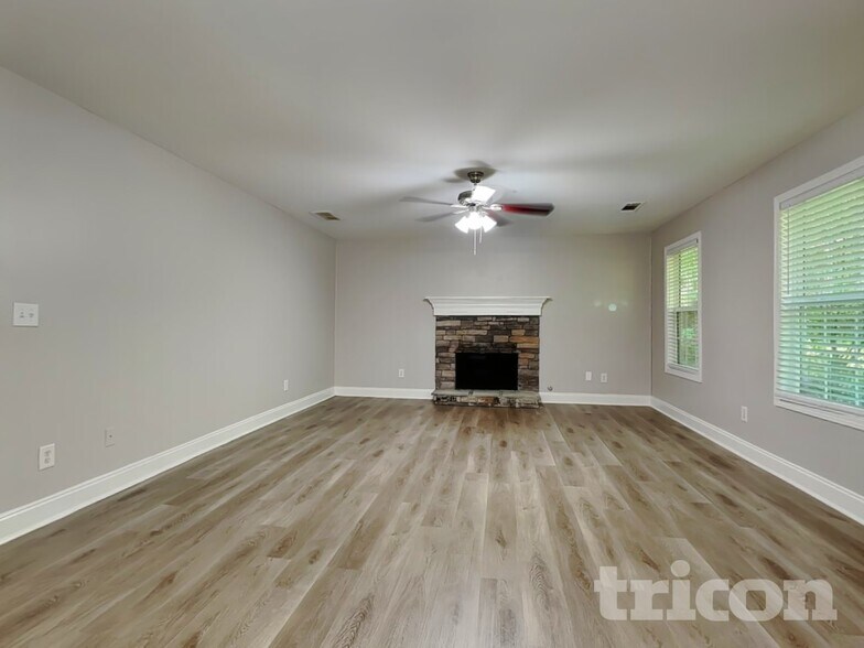 Building Photo - 3540 Stoney Creek Way