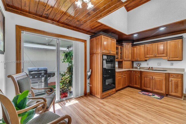 Building Photo - 2590 SE 7th Pl