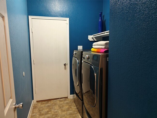 Building Photo - 7915 Moss Springs Ct