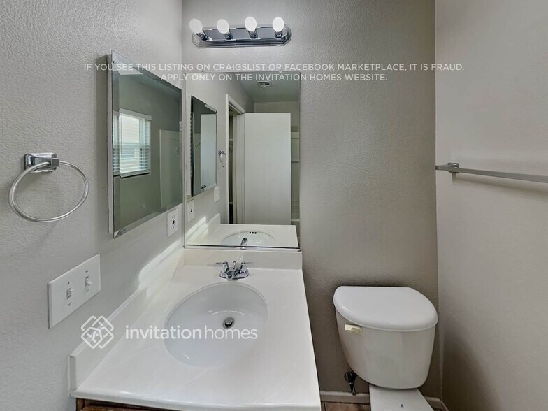 Building Photo - 142 Solidago Ave