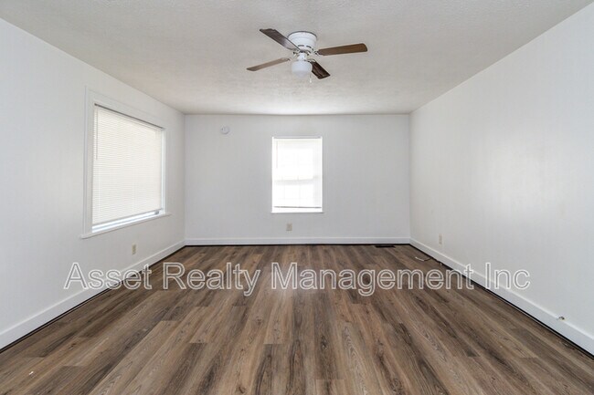 Building Photo - 3928 Porter Ave
