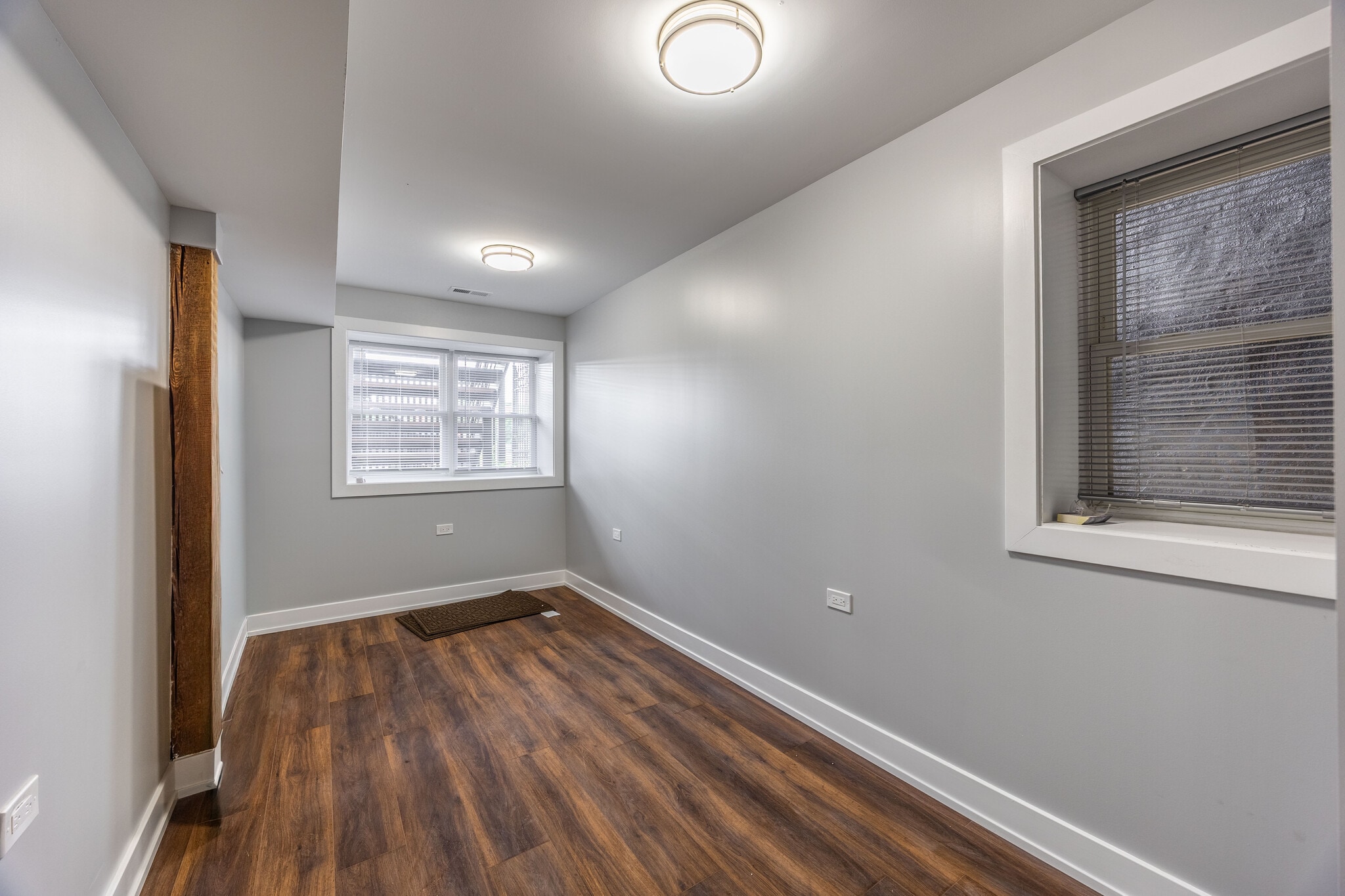 Building Photo - 3328 W Congress Pky