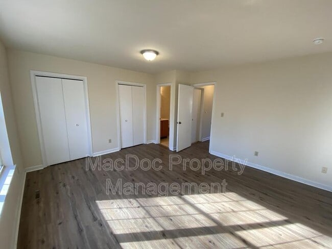 Building Photo - 16128 Clarence Ct