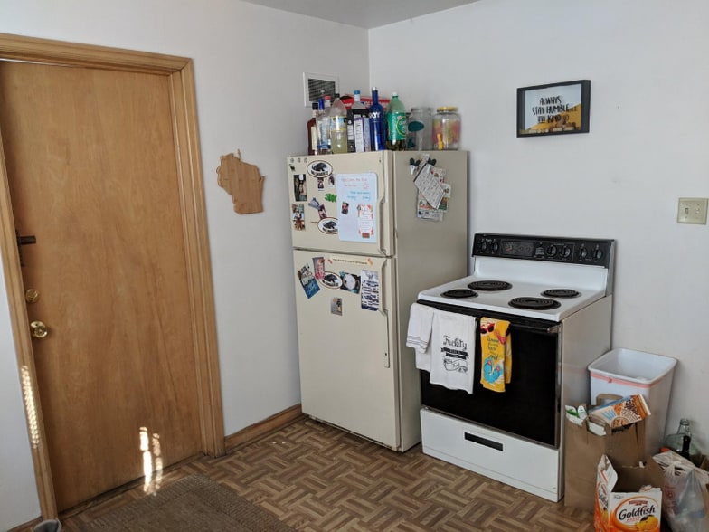 Building Photo - 3340 N Downer Ave