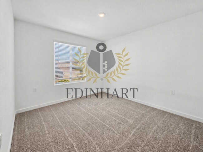 Building Photo - 1820 Klamath Rd S