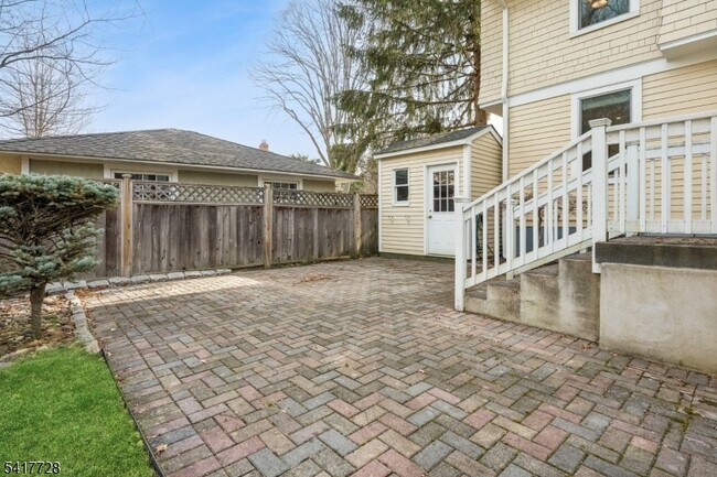 Building Photo - 439 St Marks Ave