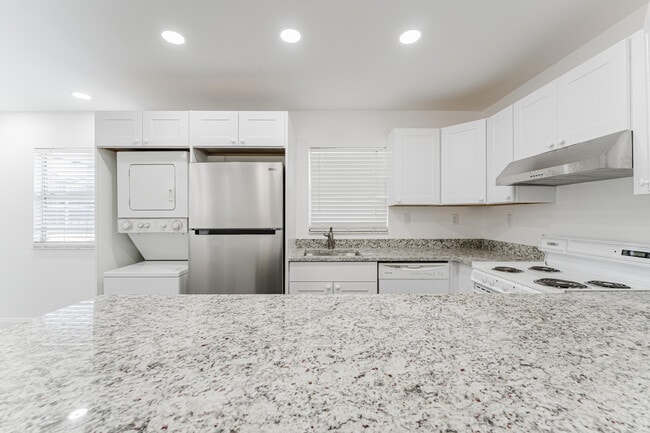 Building Photo - 233 Brittany F