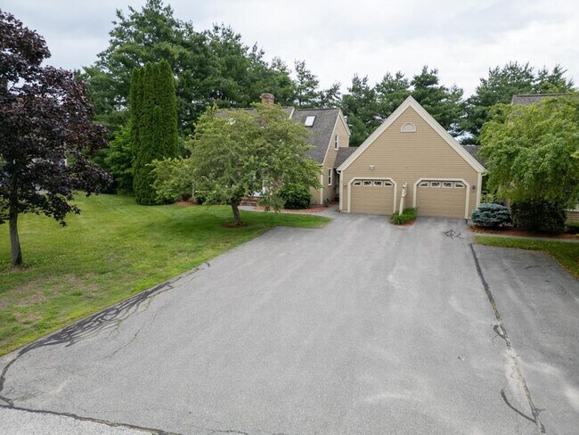 Building Photo - 246 Winding Pond Rd