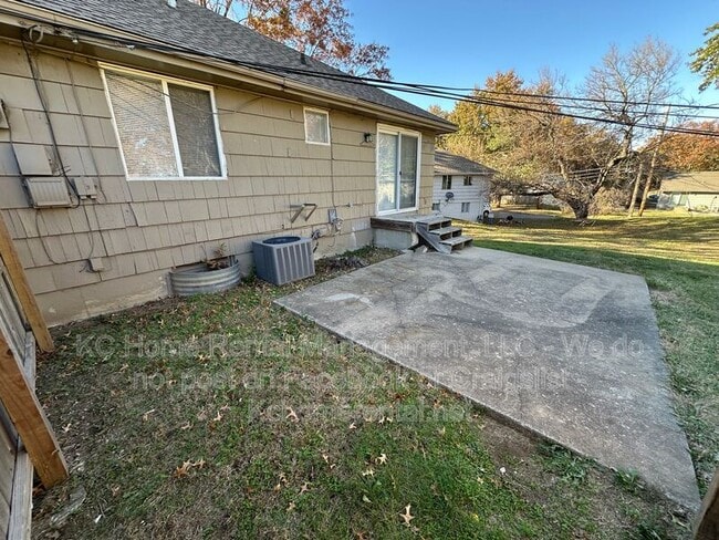 Building Photo - 10906 W 95th St