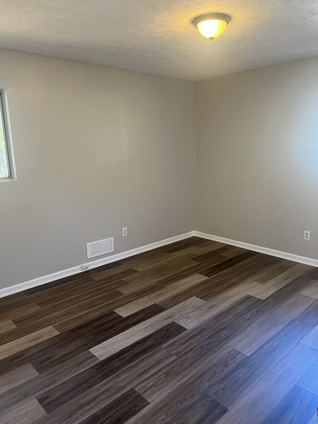 Master Bedroom - 6670 Buckhurst Trl