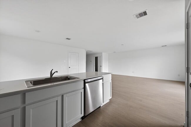 Building Photo - 26719 Prairie Smoke Ln