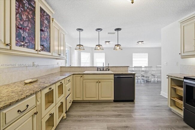 Building Photo - 18 NW 144th Dr