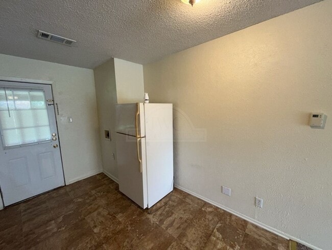 Building Photo - 1515 Janis Dr