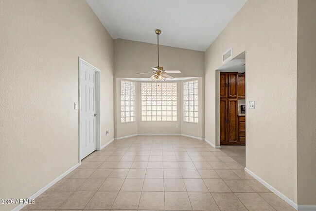 Building Photo - 907 N 85th Pl