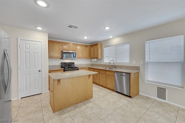 Building Photo - 7257 Camden Pine Ave
