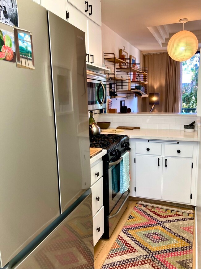 Building Photo - 2500 Abbot Kinney Blvd