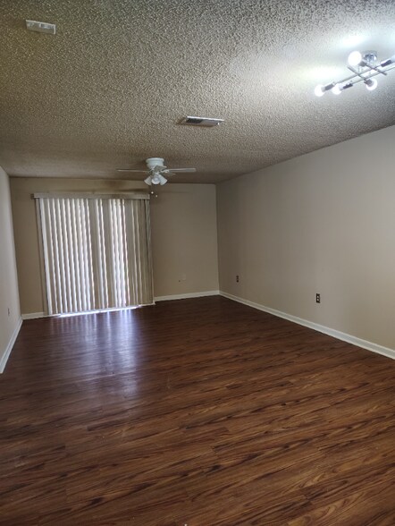 Building Photo - 1826 S Brightside View Dr