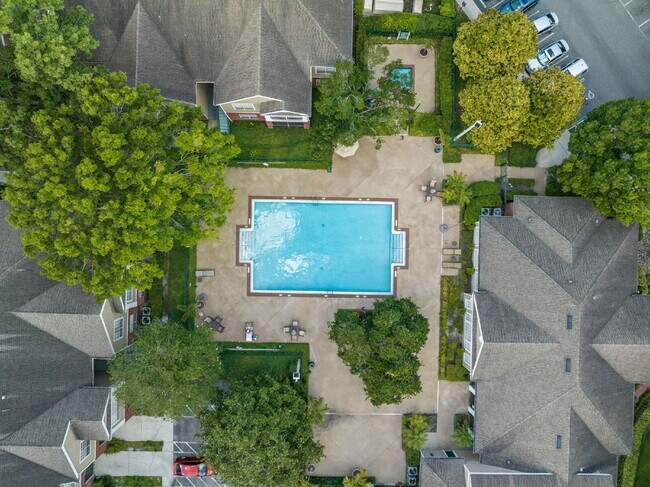 Building Photo - Spacious 3-Bedroom, 2.5 Baths Townhouse Retreat in Prime Orlando Location!