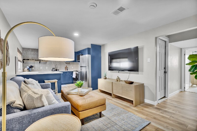 Primary Photo - 1319 S Lincoln St