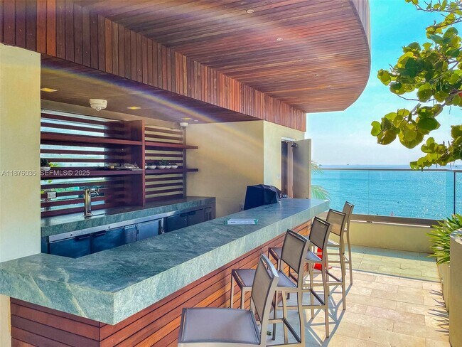 Building Photo - 18975 Collins Ave