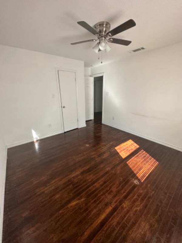 Building Photo - 1410 N Estes Ave