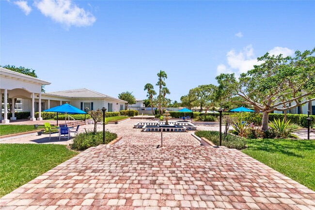 Primary Photo - 2151 NE 68th St