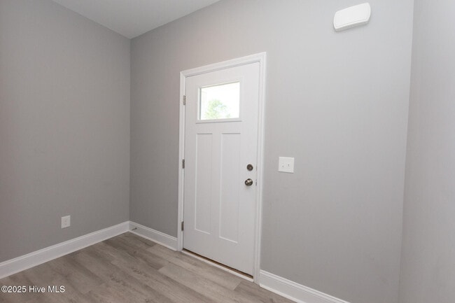 Building Photo - 608 Feather Ct