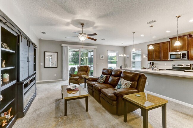 Building Photo - 94264 Woodbrier Cir