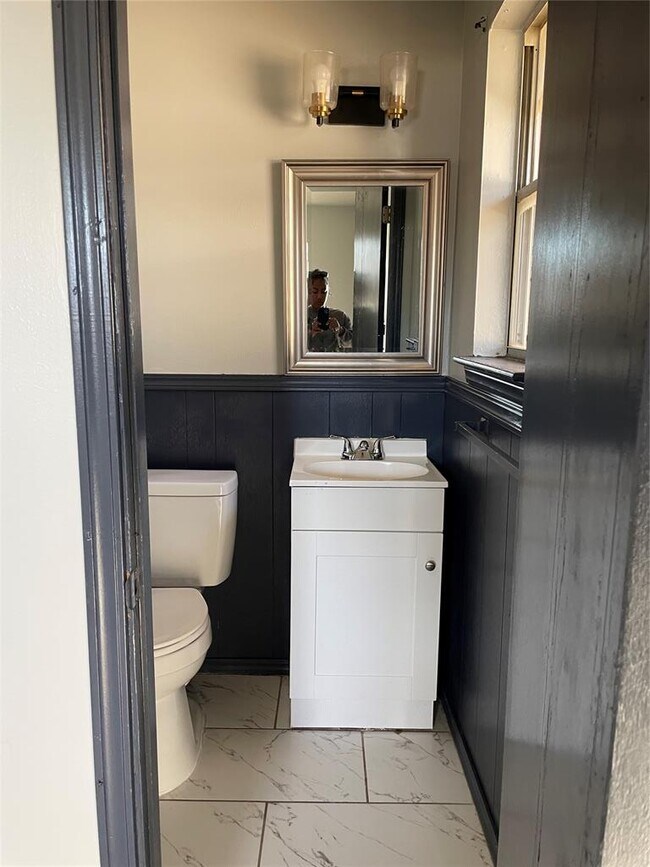 Building Photo - 205 NW 85th St