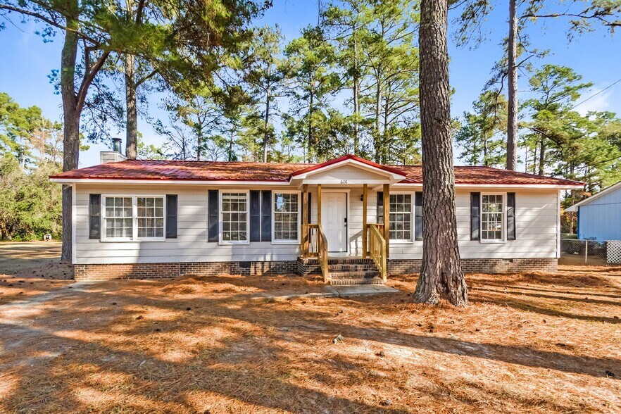 Building Photo - 620 N Jackson St