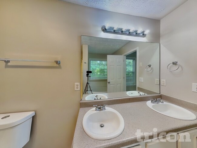 Building Photo - 79 Paradise Trail