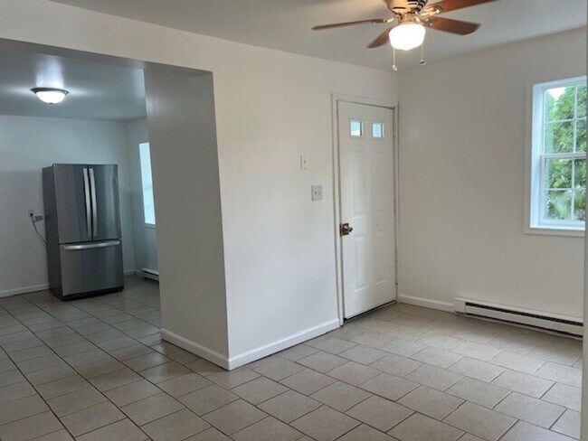 Building Photo - 18 Water St