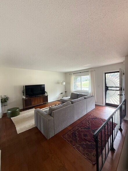 Building Photo - 2314 Green Forest Ln