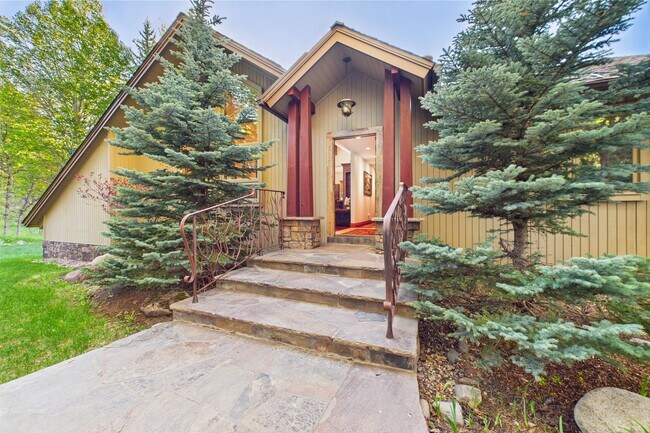 Building Photo - 593 Meadowood Dr