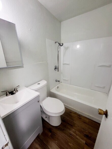 Building Photo - 1509 Sycamore St