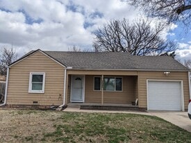 Building Photo - 2545 E Aloma St