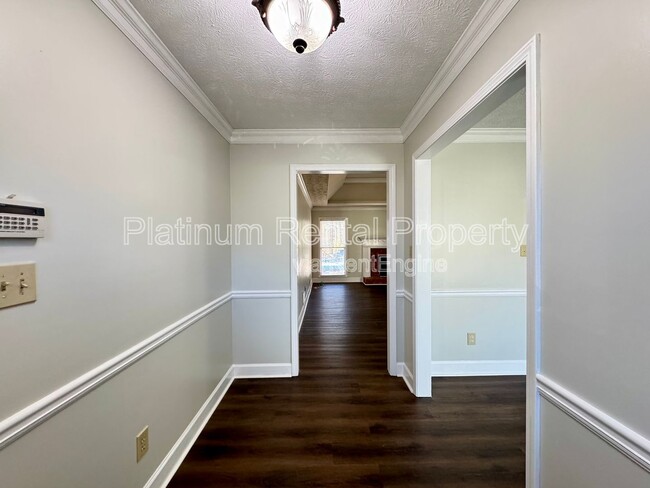 Building Photo - 4005 Camary Dr SE