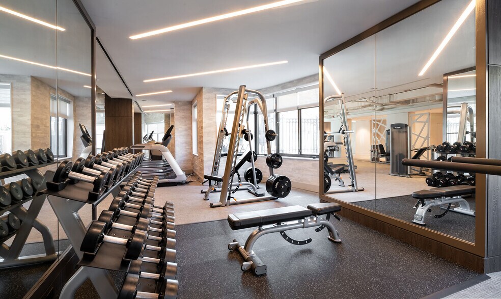 Building Photo - Instrata Pentagon City